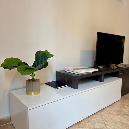 Gigi'S Apartment ปาแลร์โม ภายนอก รูปภาพ