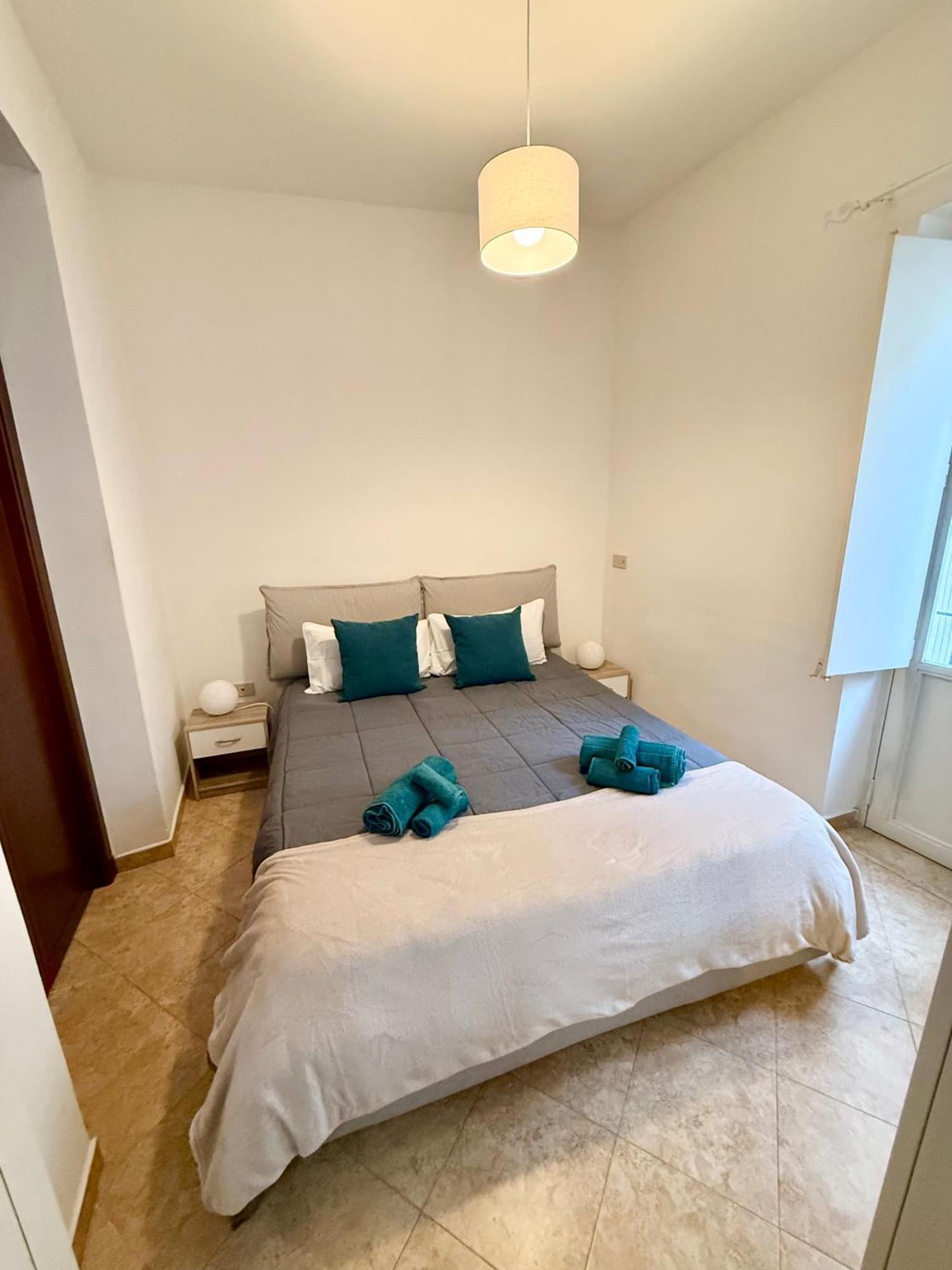 Gigi'S Apartment ปาแลร์โม ภายนอก รูปภาพ